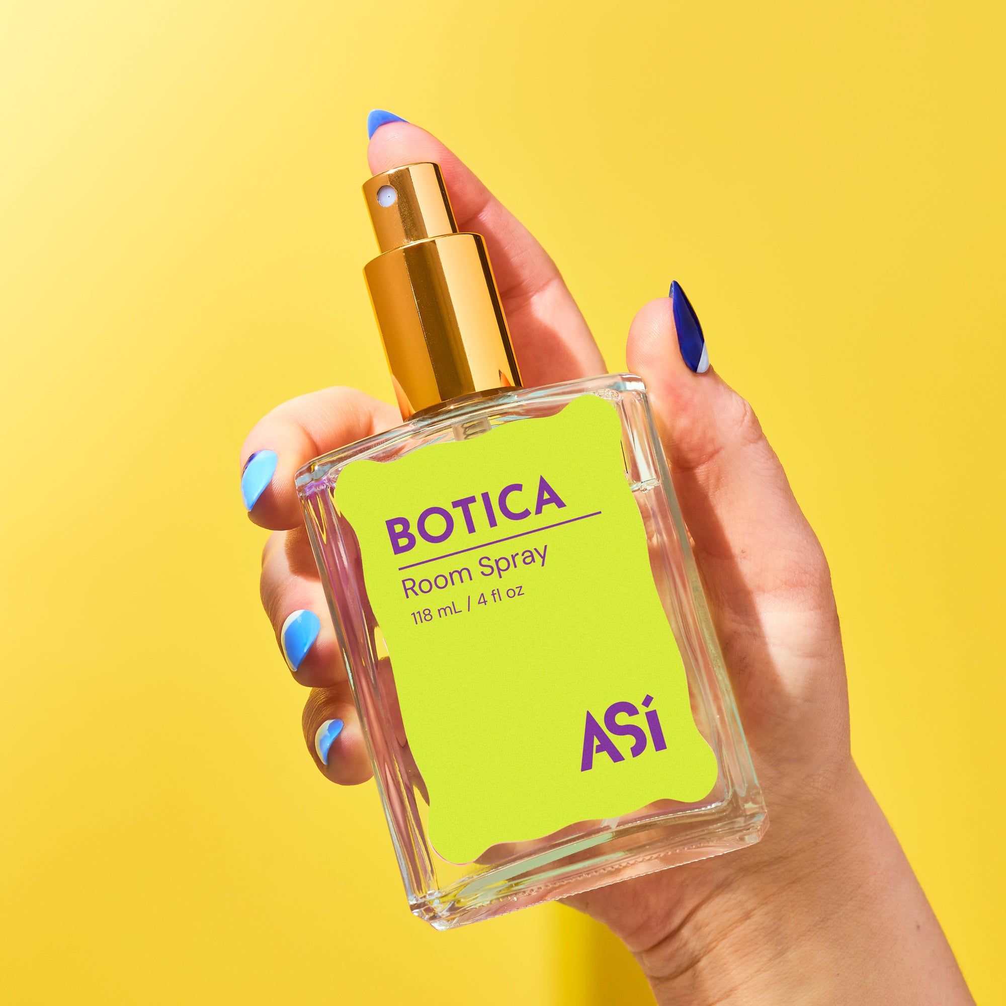 Así Botica room spray – lifestyle shot